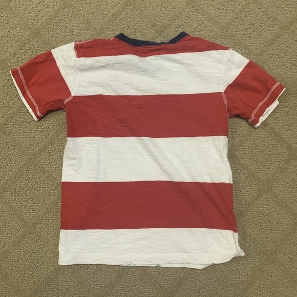 4/$20 Old Navy Boys V Neck T-Shirt - Picture 2 of 3